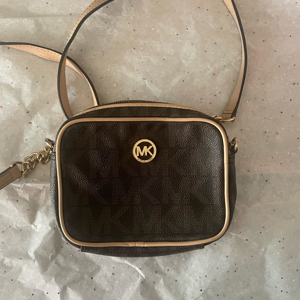 Michael kors small shoulder bag